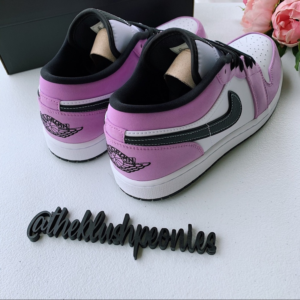 Air Jordan 1 Low NWT - Picture 6 of 10